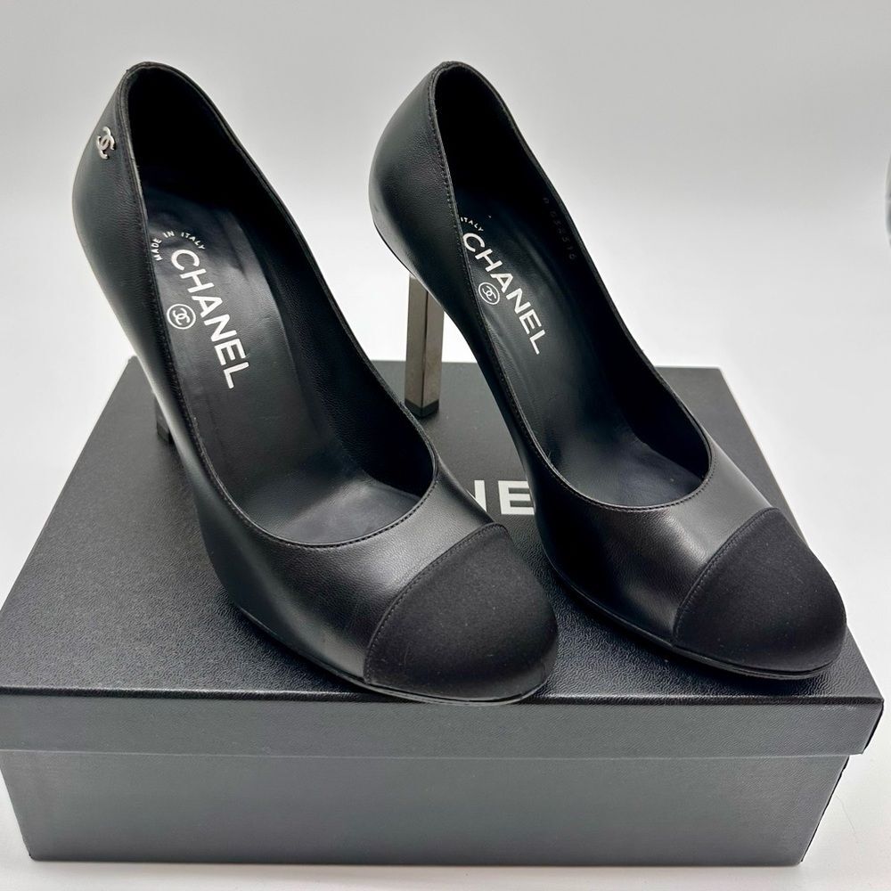 Chanel Collection Black Leather Satin Cap Toe Metal Ruler Heels Pumps EU37.5 US7 - Picture 1 of 12